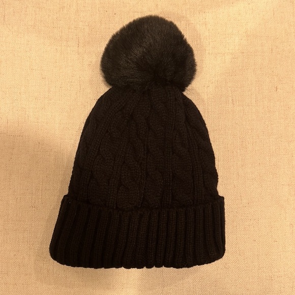 UGG hat and infinity scarf - Picture 3 of 5